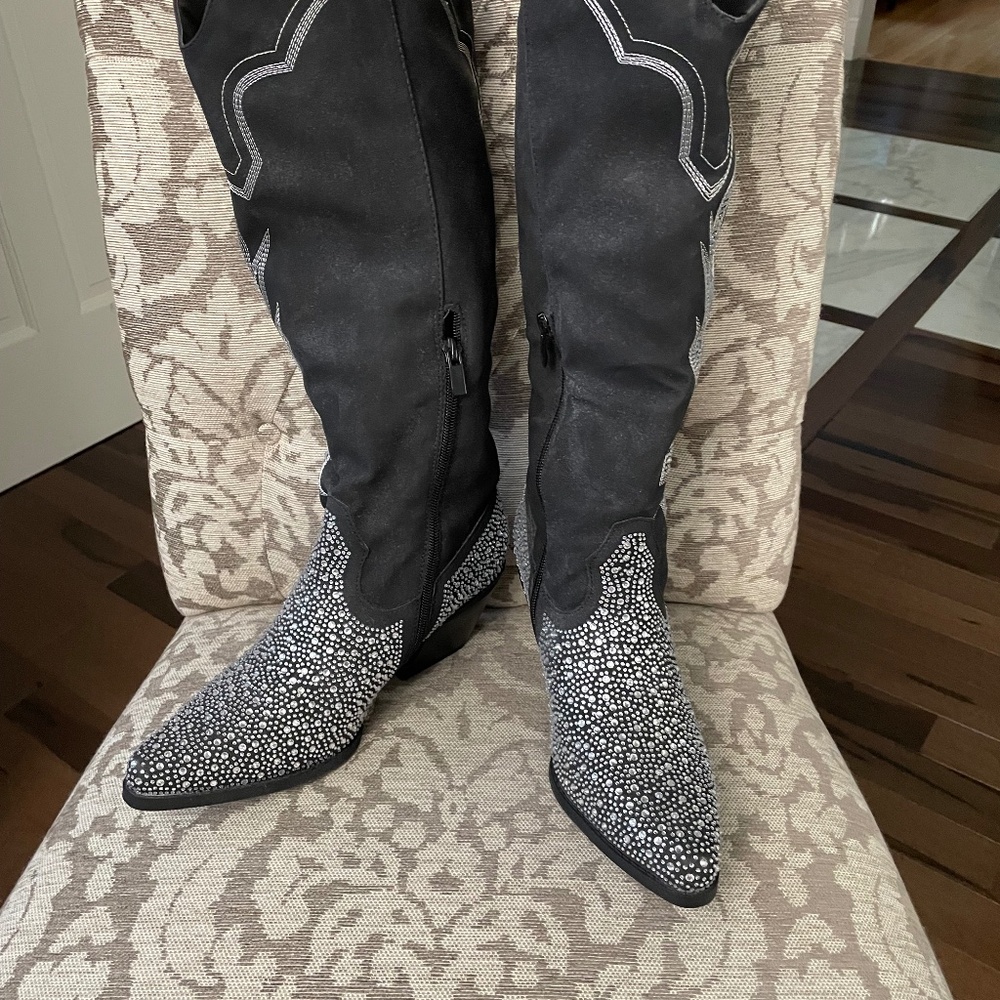 Rhinestone Western Boots. NWOT